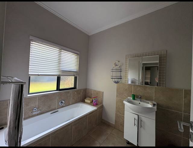 3 BEDROOM APARTMENT FOR SALE IN PALM LAKES ESTATE